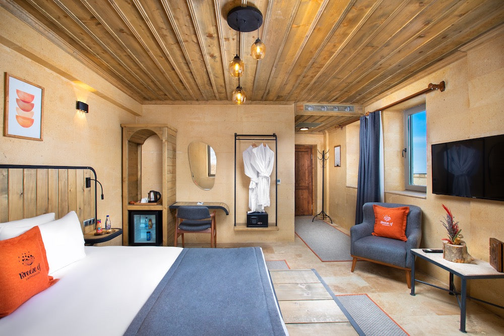 Deluxe King Room with Balcony