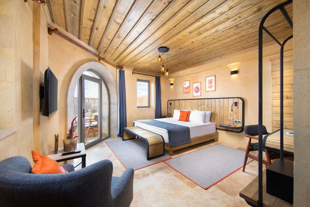 Deluxe King Room with Balcony